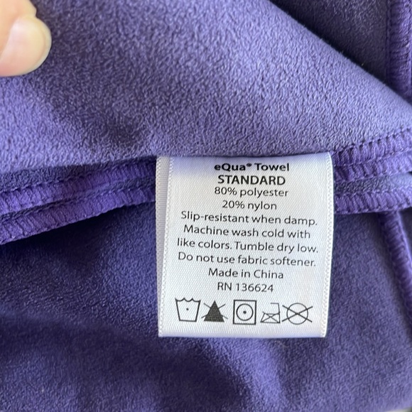 Manduka eQua Yoga Towel Purple Fast Drying Slip Free - Picture 3 of 3